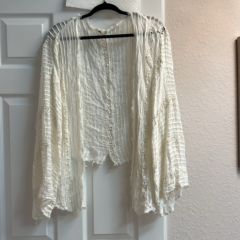 Flowy breathable cardigan wide sleeves in Crème by Free People